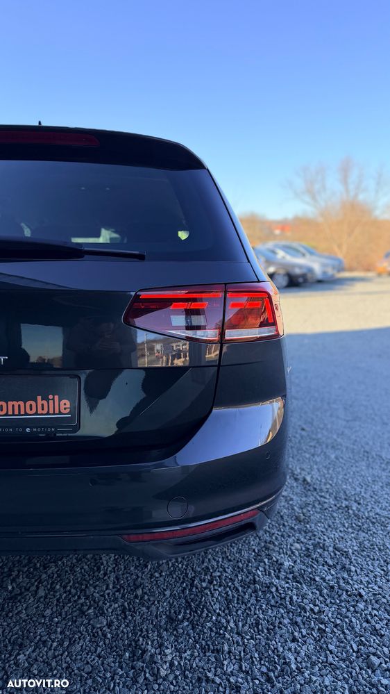 Volkswagen Passat - 11