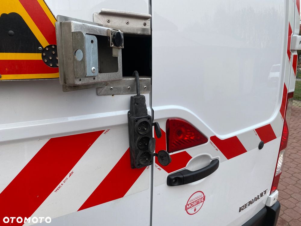 Renault Master L2 H2 warsztat mobilny zasilanie 230V - 38