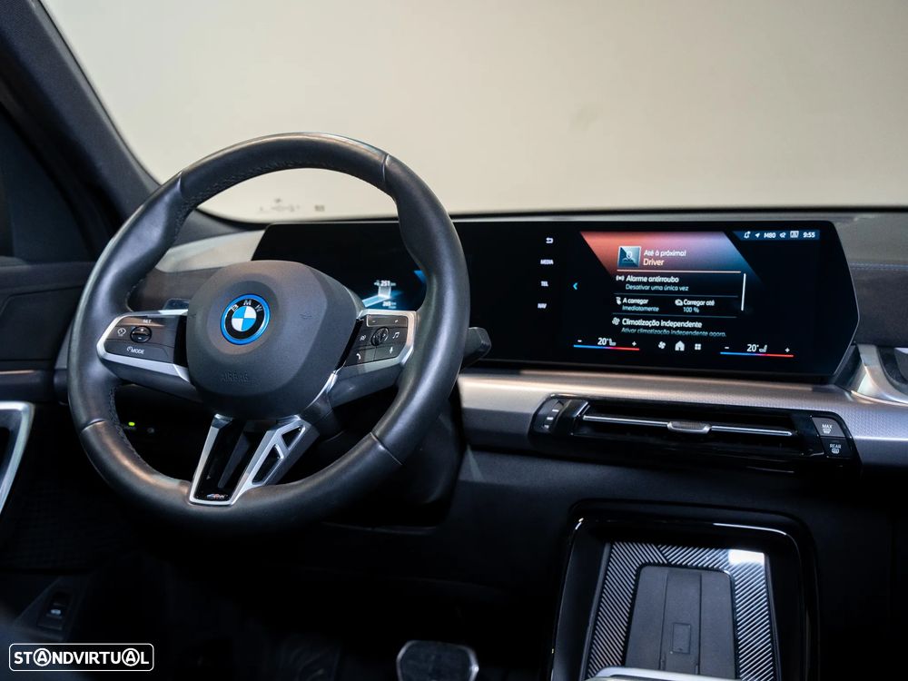 BMW iX2 eDrive20 Pack Desportivo M - 9