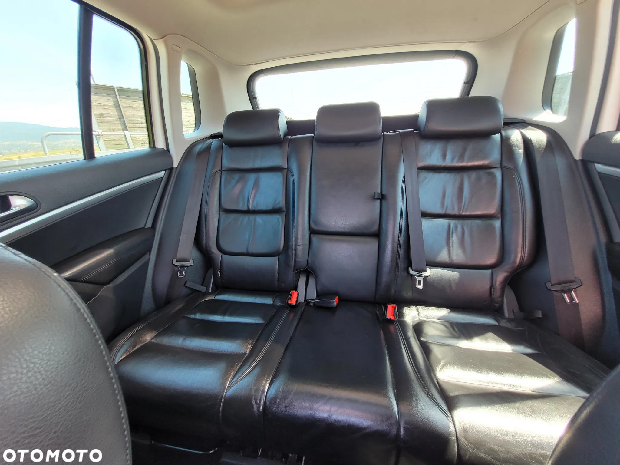 Volkswagen Tiguan 2.0 TDI DPF BlueMotion Technology Exclusive - 32