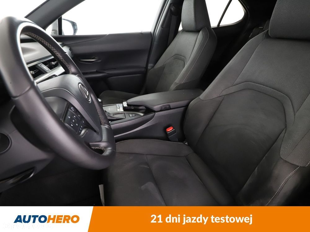 Lexus UX - 10