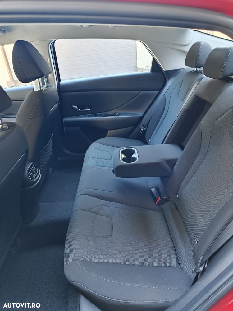 Hyundai Elantra 1.6 l 123 CP CVT Highway - 12