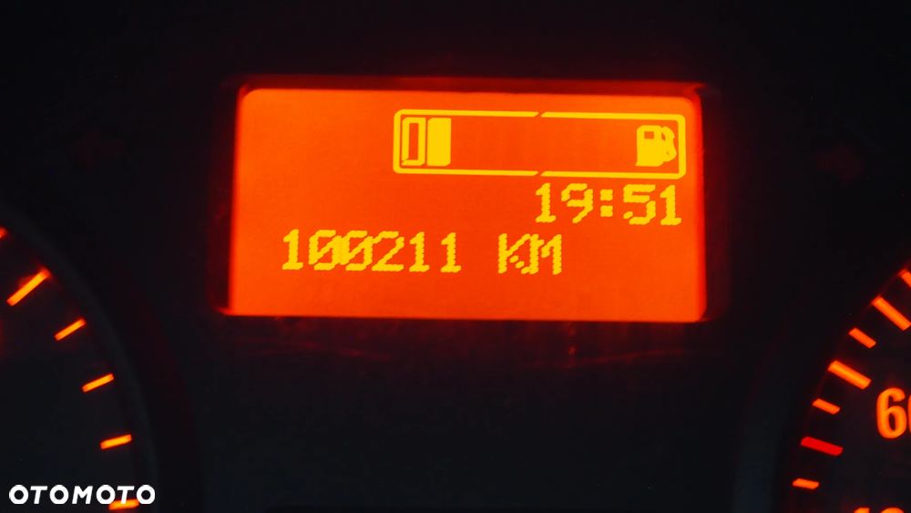 Opel Vivaro L2H1 2.9t - 25