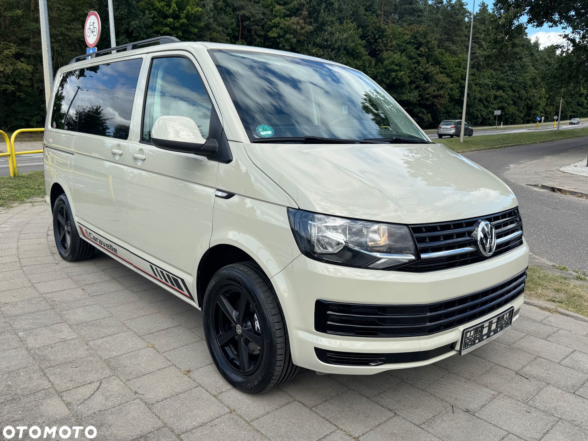 Volkswagen Caravelle 2.0 TDI L1 Highline - 1
