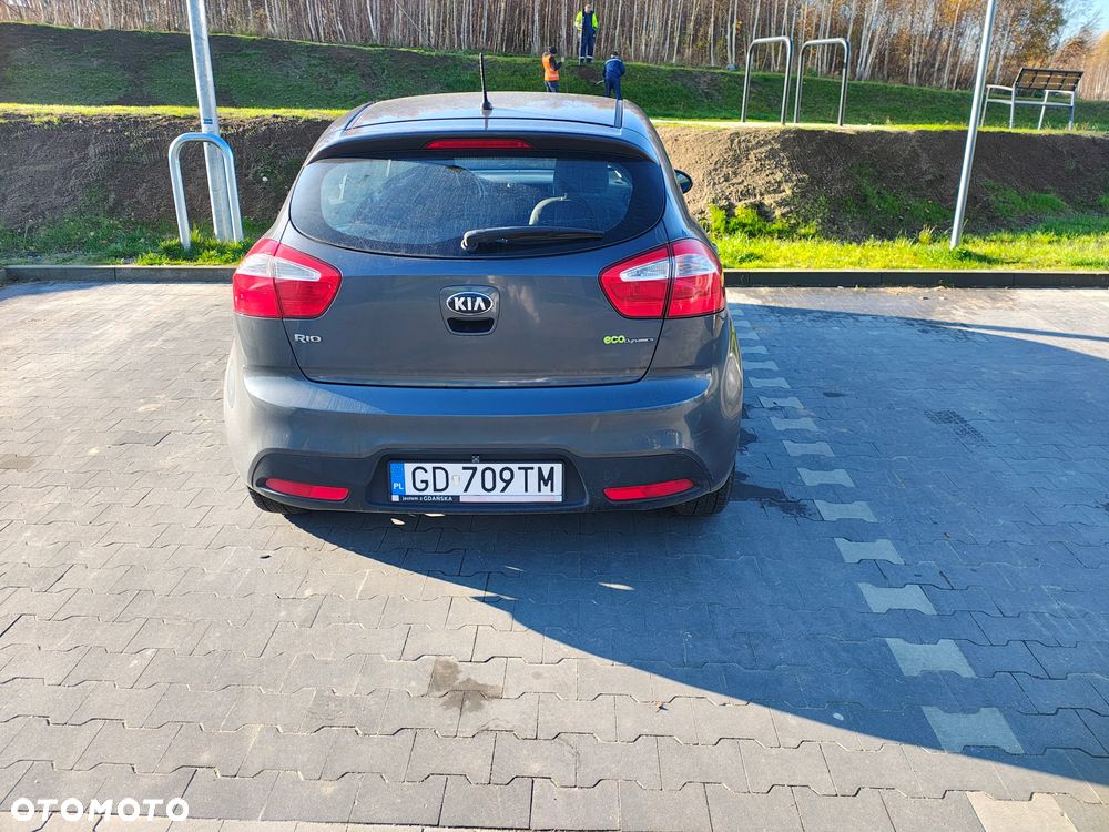 Kia Rio 1.2 L - 4