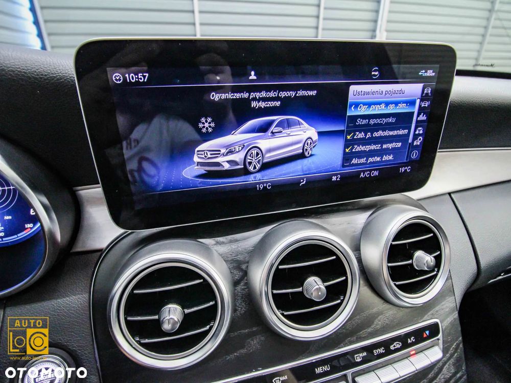 Mercedes-Benz Klasa C 220 d 4Matic 9G-TRONIC Avantgarde - 24