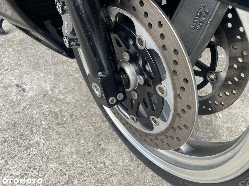 Kawasaki ZZR - 12