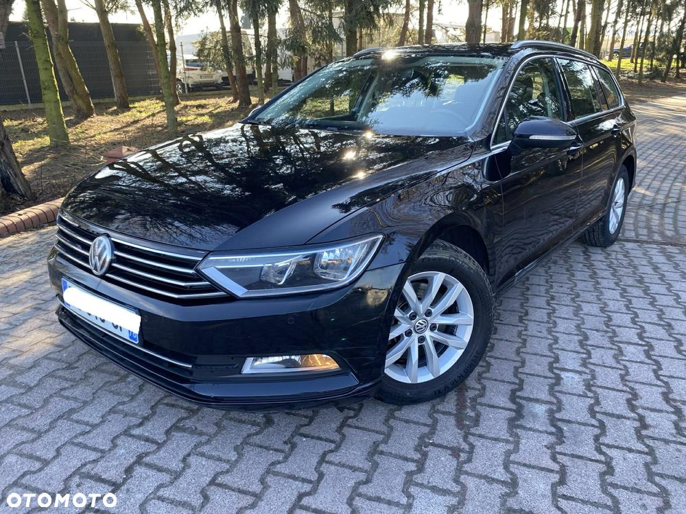 Volkswagen Passat - 1
