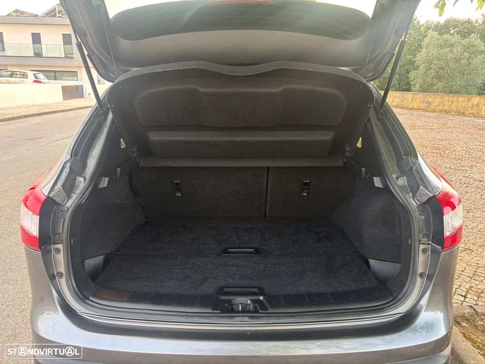 Nissan Qashqai 1.5 dCi N-Connecta 18 RS - 18