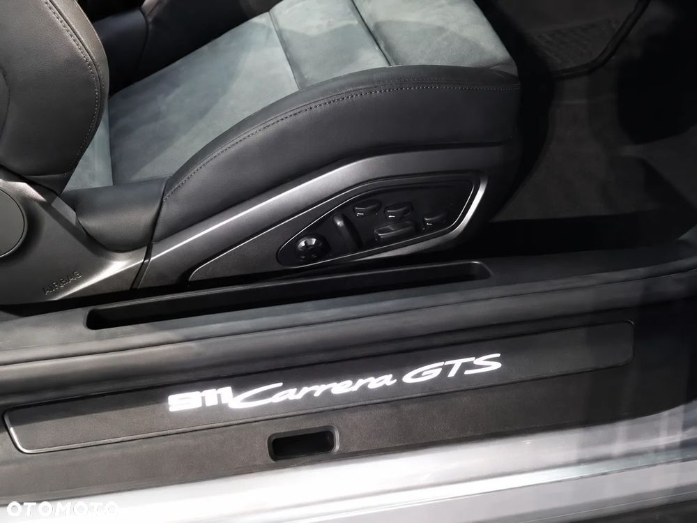 Porsche 911 Carrera T-Hybrid GTS - 15