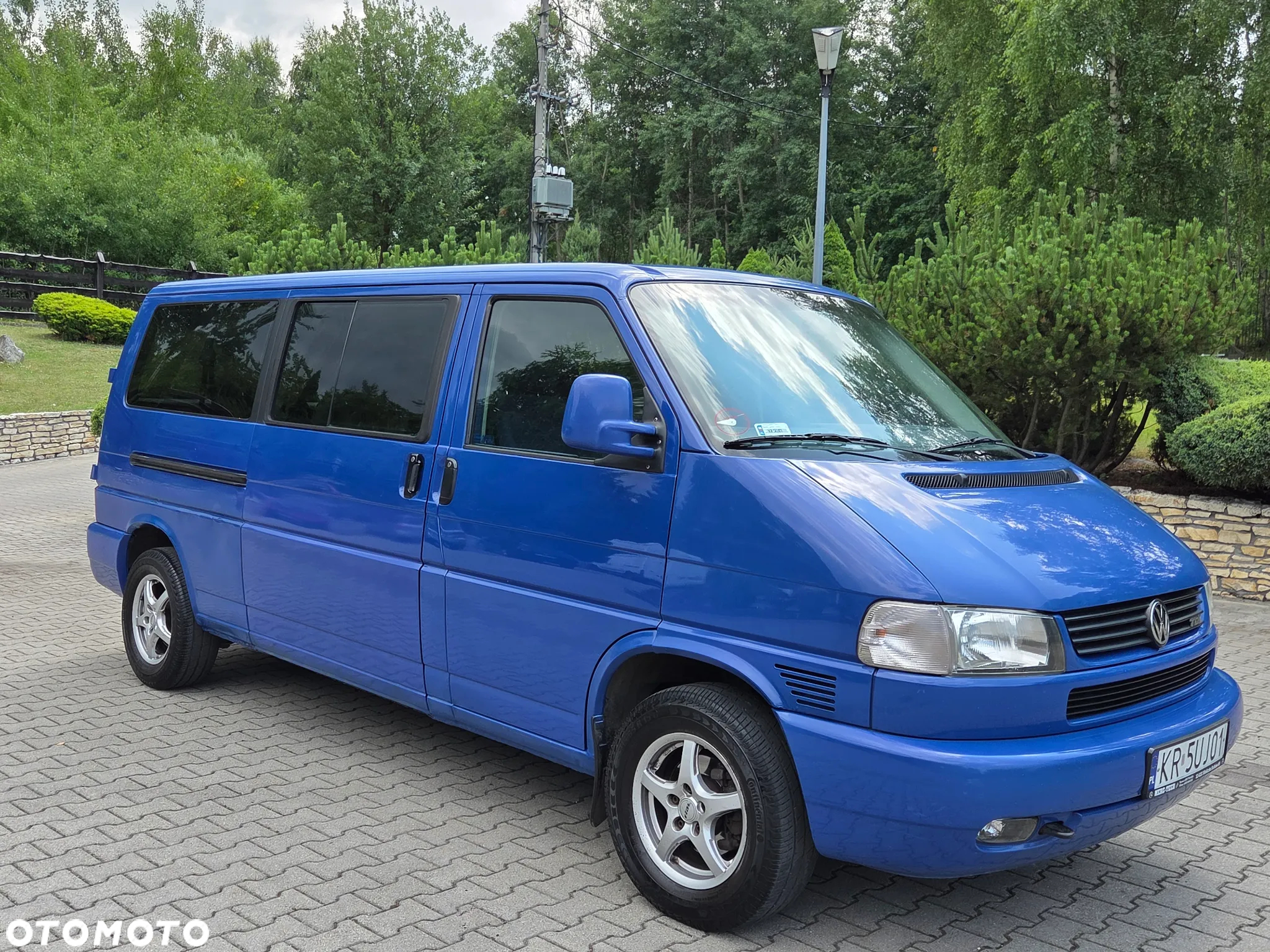 Volkswagen Caravelle - 10