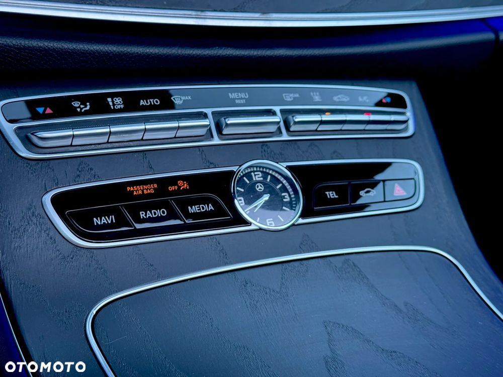Mercedes-Benz Klasa E 220 d 9G-TRONIC - 28