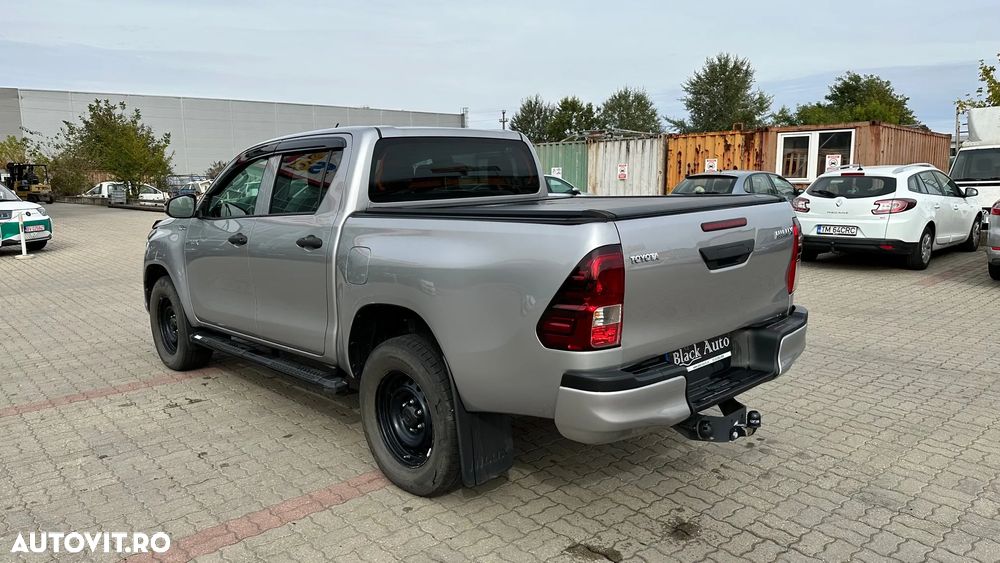 Toyota Hilux 4x4 Double Cab M/T Comfort - 4