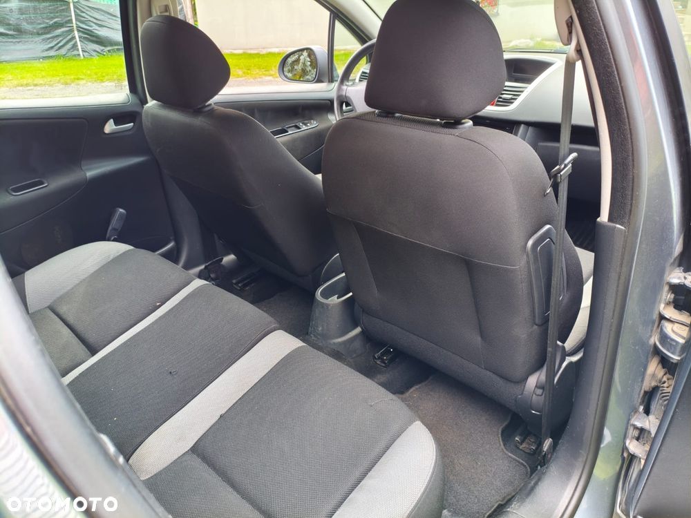 Peugeot 207 - 8
