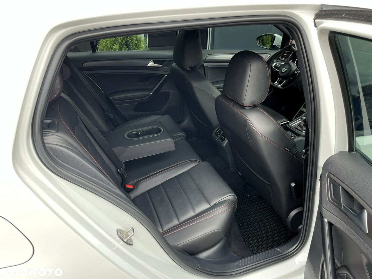 Volkswagen Golf GTI 2.0 TSI OPF DSG Performance - 34