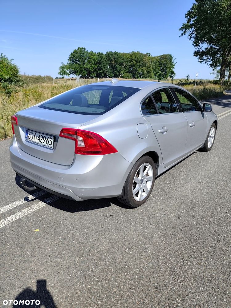 Volvo S60 D4 Edition - 4
