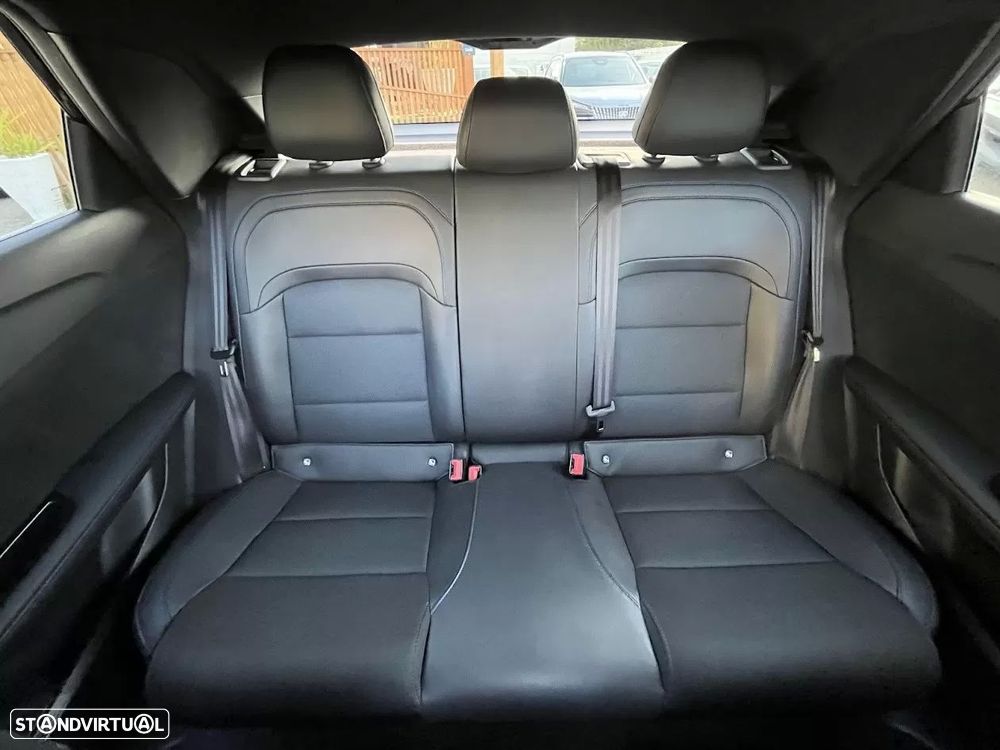 MG MG4 64 kWh Luxury - 34