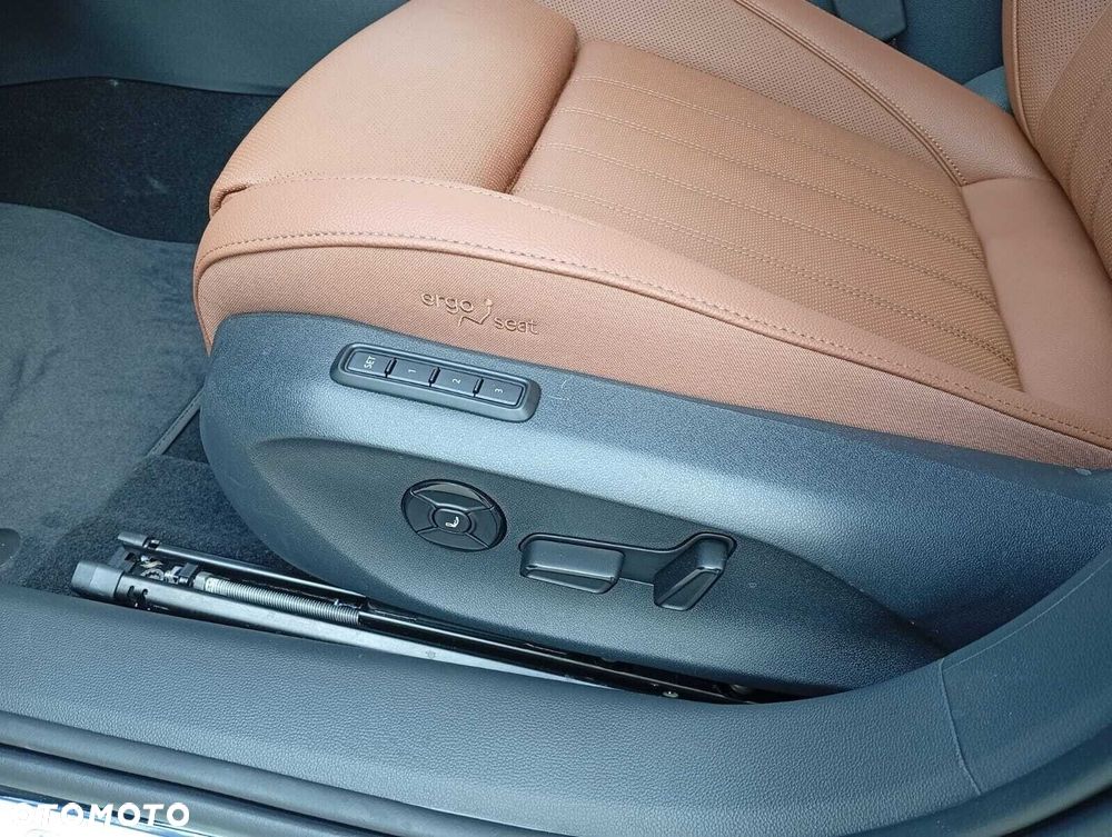 Skoda Superb 2.0 TDI SCR 4x4 L&K DSG - 17