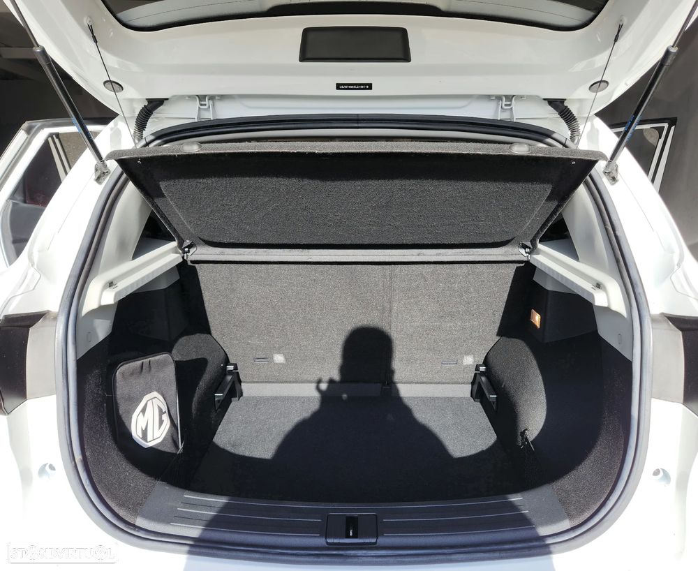 MG ZS EV 44.5 kWh Luxury - 23