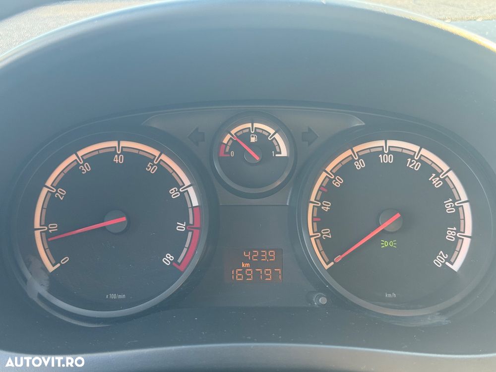 Opel Corsa 1.2 16V - 9