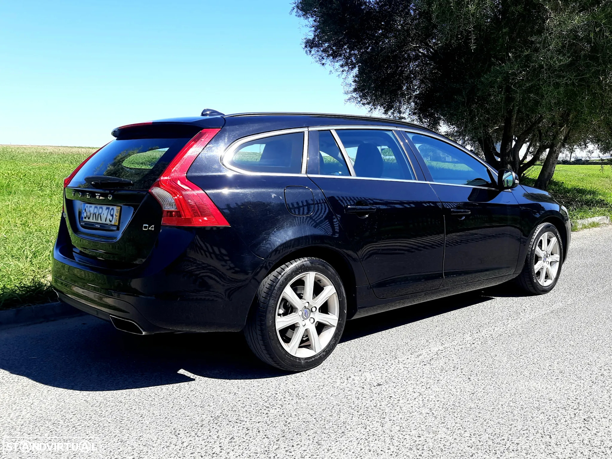 Volvo V60 2.0 D4 Summum - 2