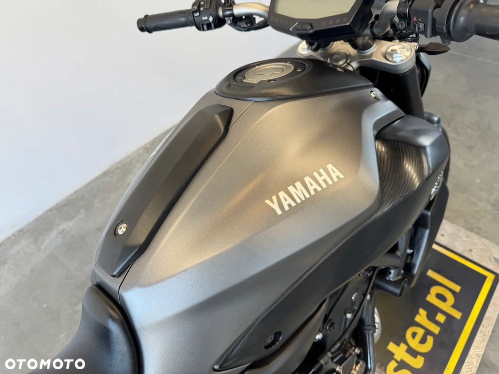 Yamaha MT - 17