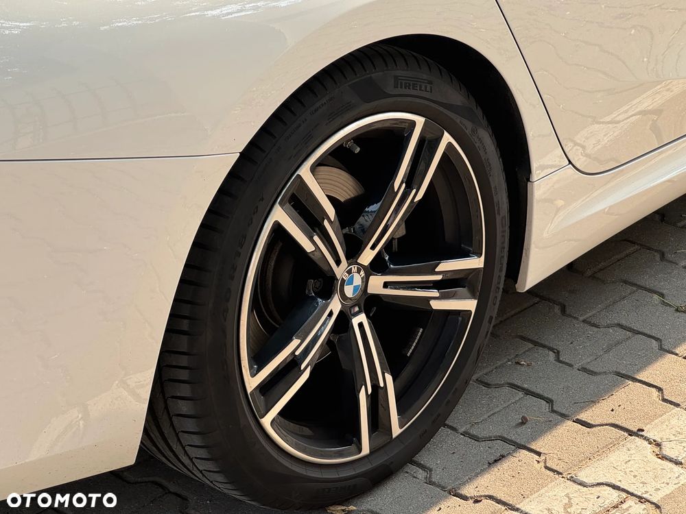 BMW Seria 3 318i M Sport - 10