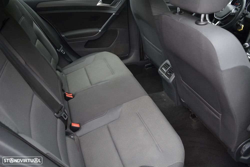 VW Golf Variant 1.0 TSI Confortline - 16