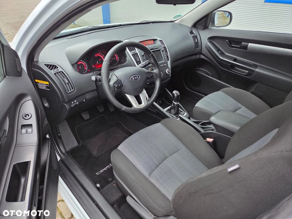 Kia ProCeed 1.4 CVVT Dream-Team Edition - 15