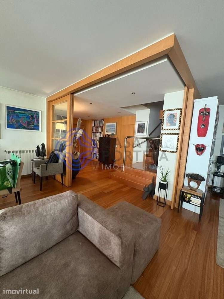 Apartamento T3 Duplex de Luxo em Lordelo do Ouro – 1.º Andar - Grande imagem: 5/32