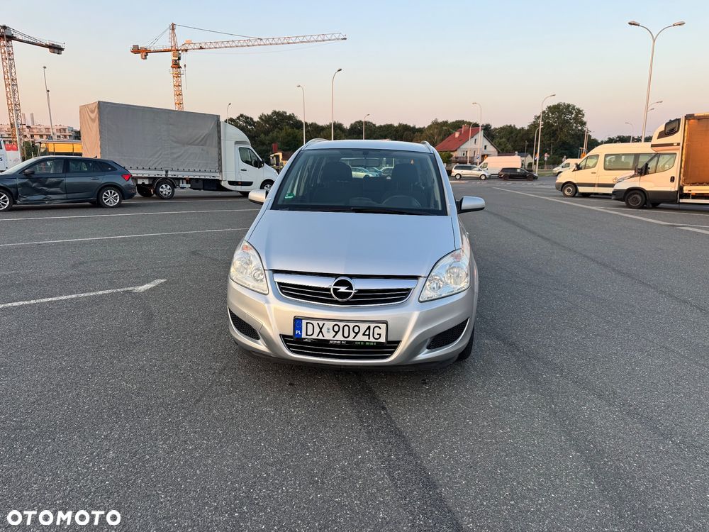Opel Zafira - 2