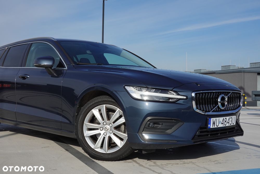 Volvo V60 2021 photo 2