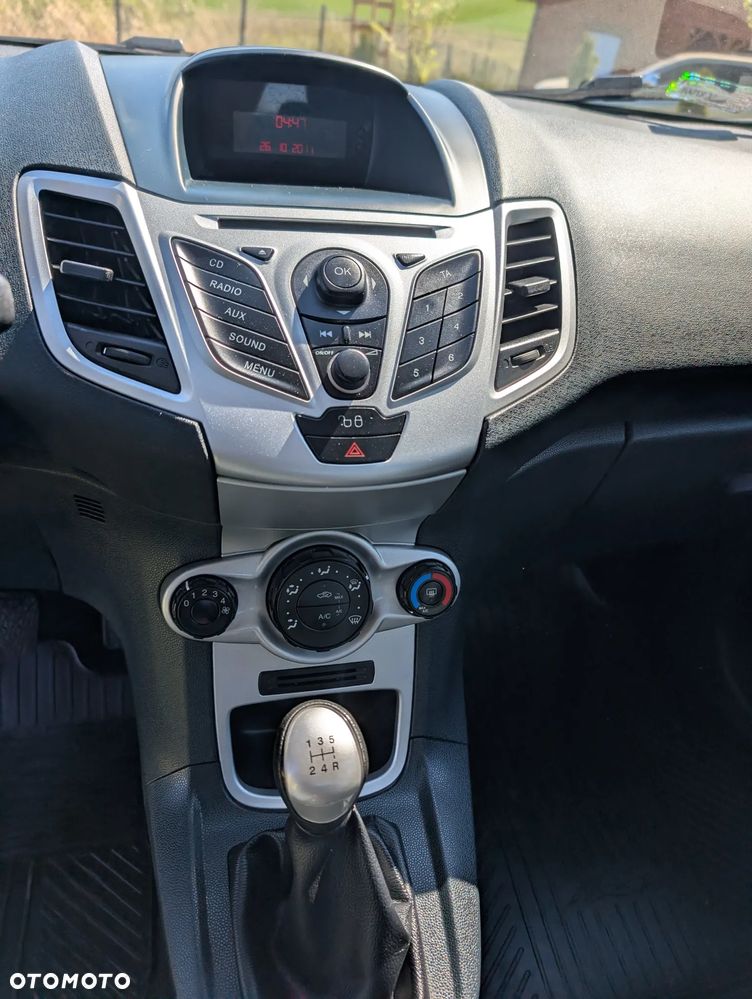 Ford Fiesta 1.25 Trend Edition - 33