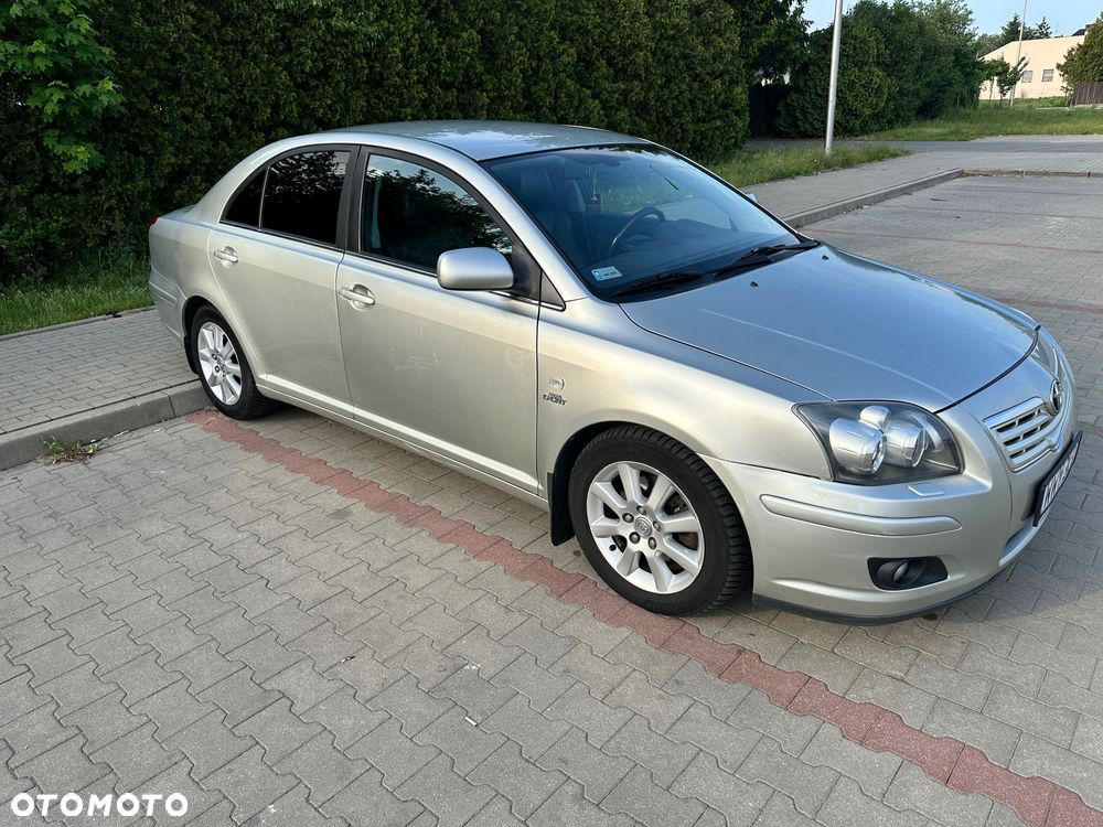 Toyota Avensis - 1
