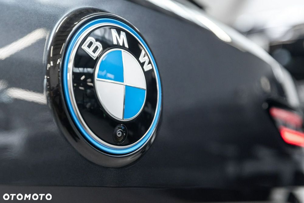 BMW iX - 18