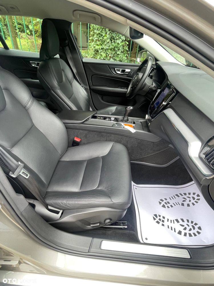 Volvo V60 D3 Drive-E Momentum - 35