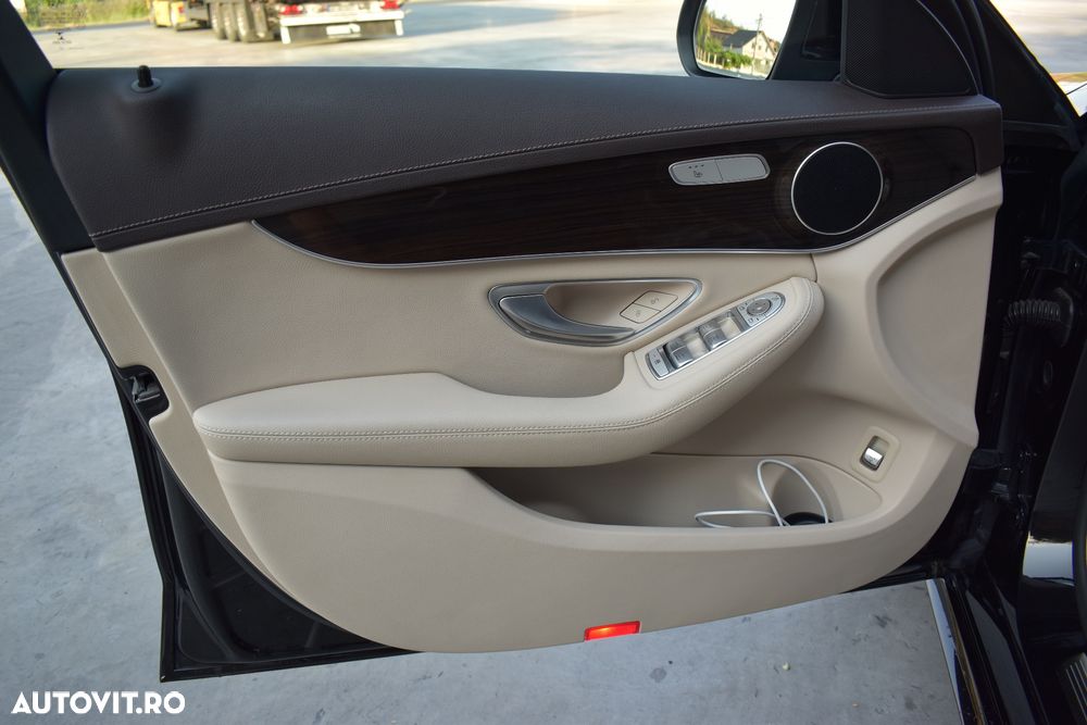 Mercedes-Benz C 220 d T 9G-TRONIC AMG Line - 25