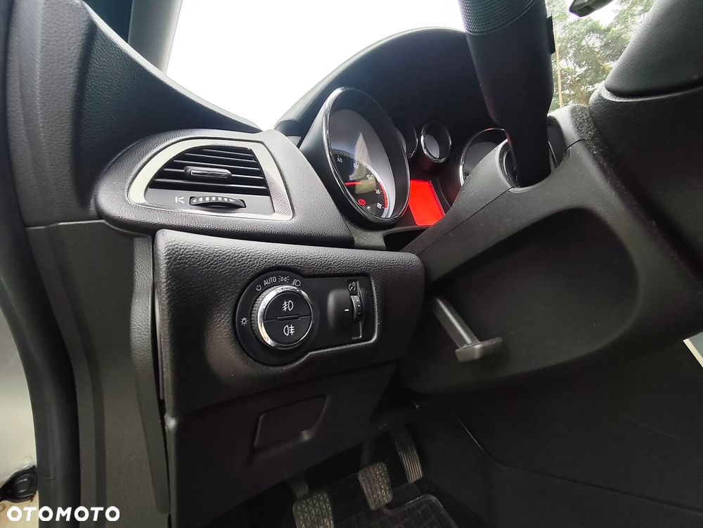 Opel Astra 1.4 Turbo Exklusiv - 16