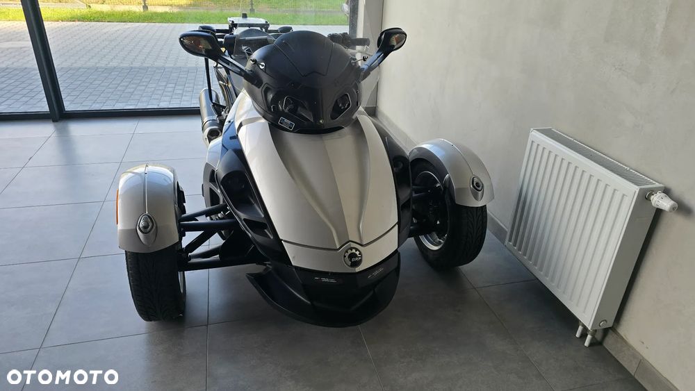 Can-Am Spyder - 27