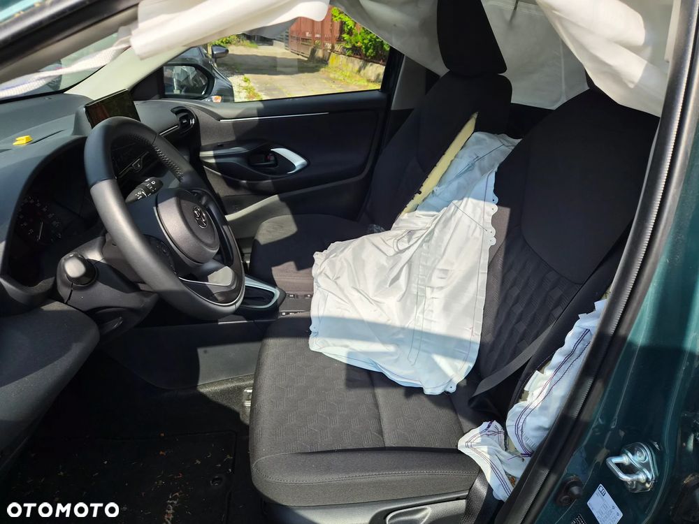 Toyota Yaris - 18