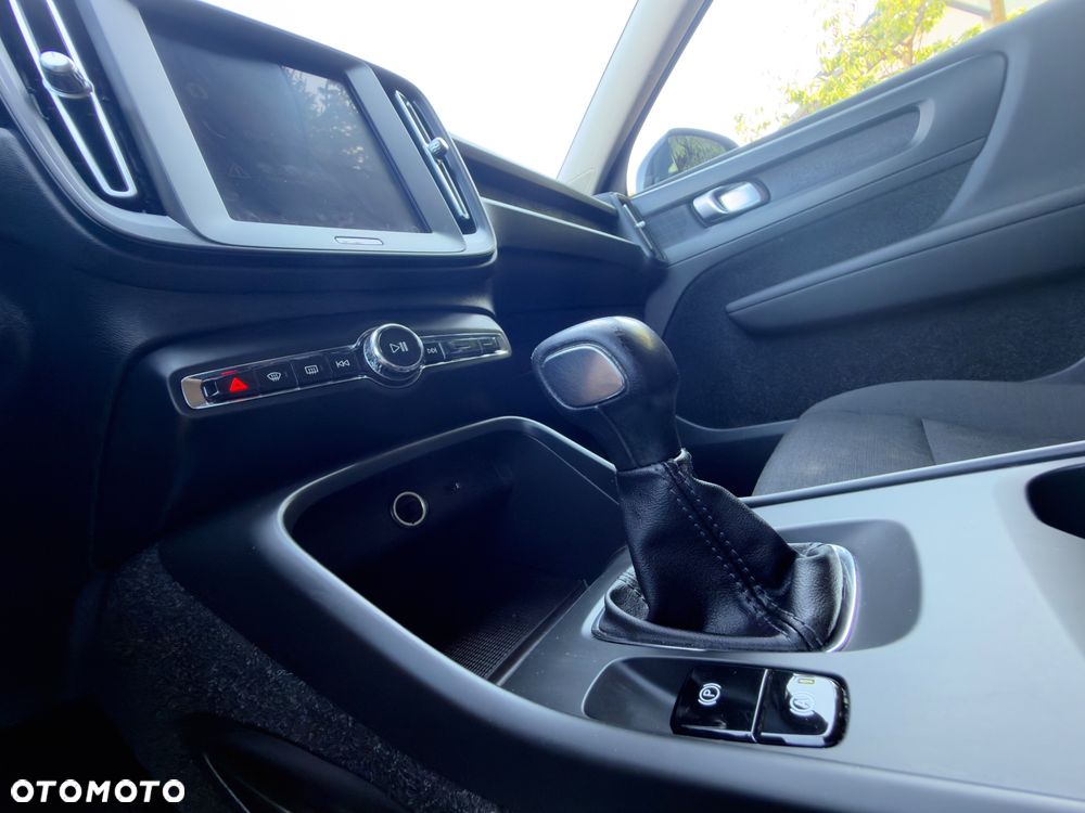 Volvo XC 40 T3 Momentum Pro - 35