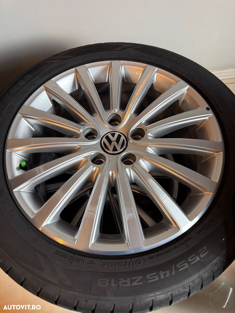 Volkswagen Multivan - 12