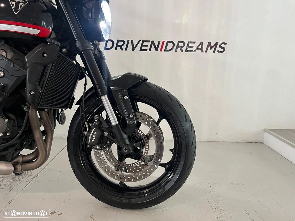 Triumph Trident 660 - 6