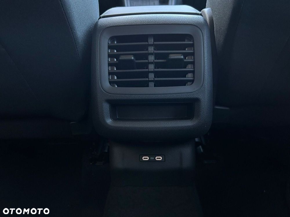 Volkswagen T-Roc - 26