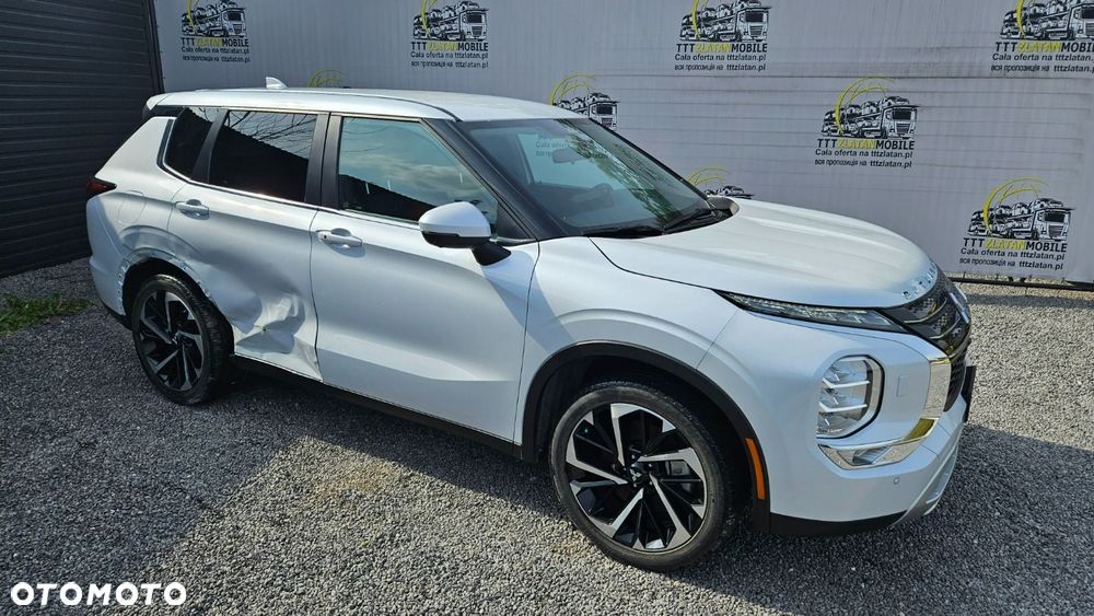 Mitsubishi Outlander - 12