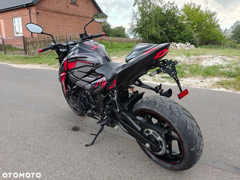 Suzuki GSX - 10