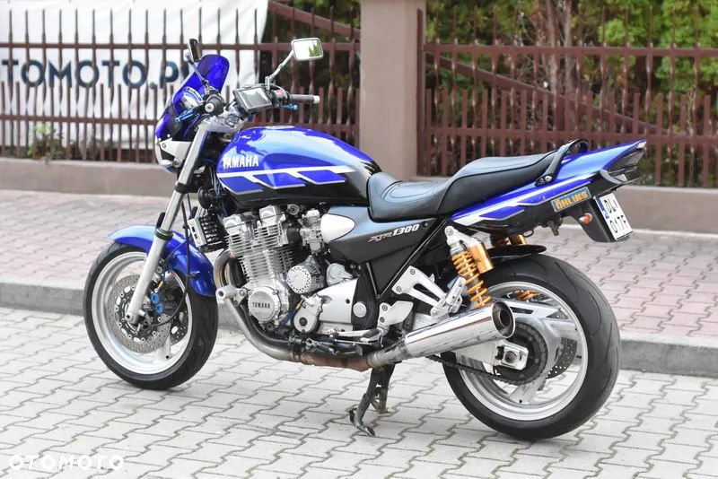 Yamaha XJR - 15