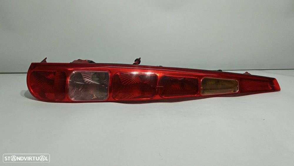 FAROLIM TRASEIRO ESQUERDO CITROEN C8 2.0 HDI SX - 1