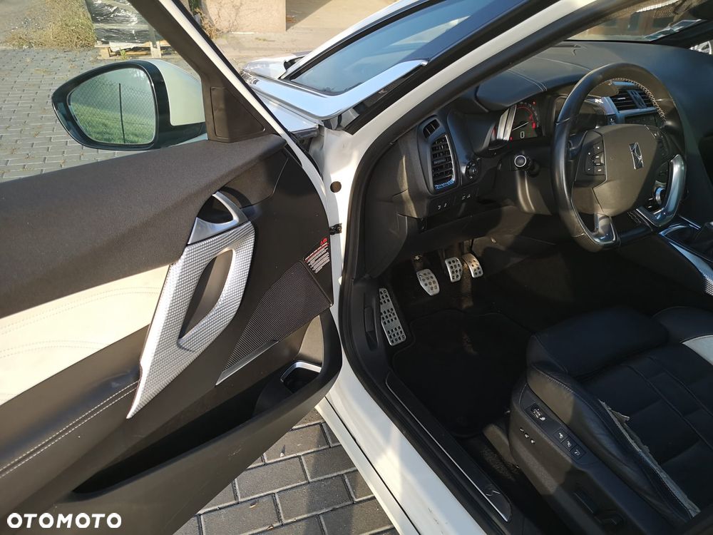 Citroën DS5 HDi 165 Business - 11