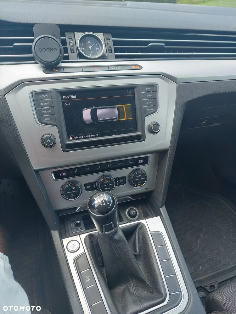 Volkswagen Passat 2.0 TDI (BlueMotion Technology) Comfortline - 12